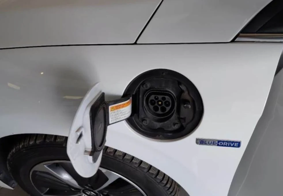 Hyundai Ioniq 1.6 Plug-in Hybrid DCT Prime , снимка 4 - Автомобили и джипове - 54554989