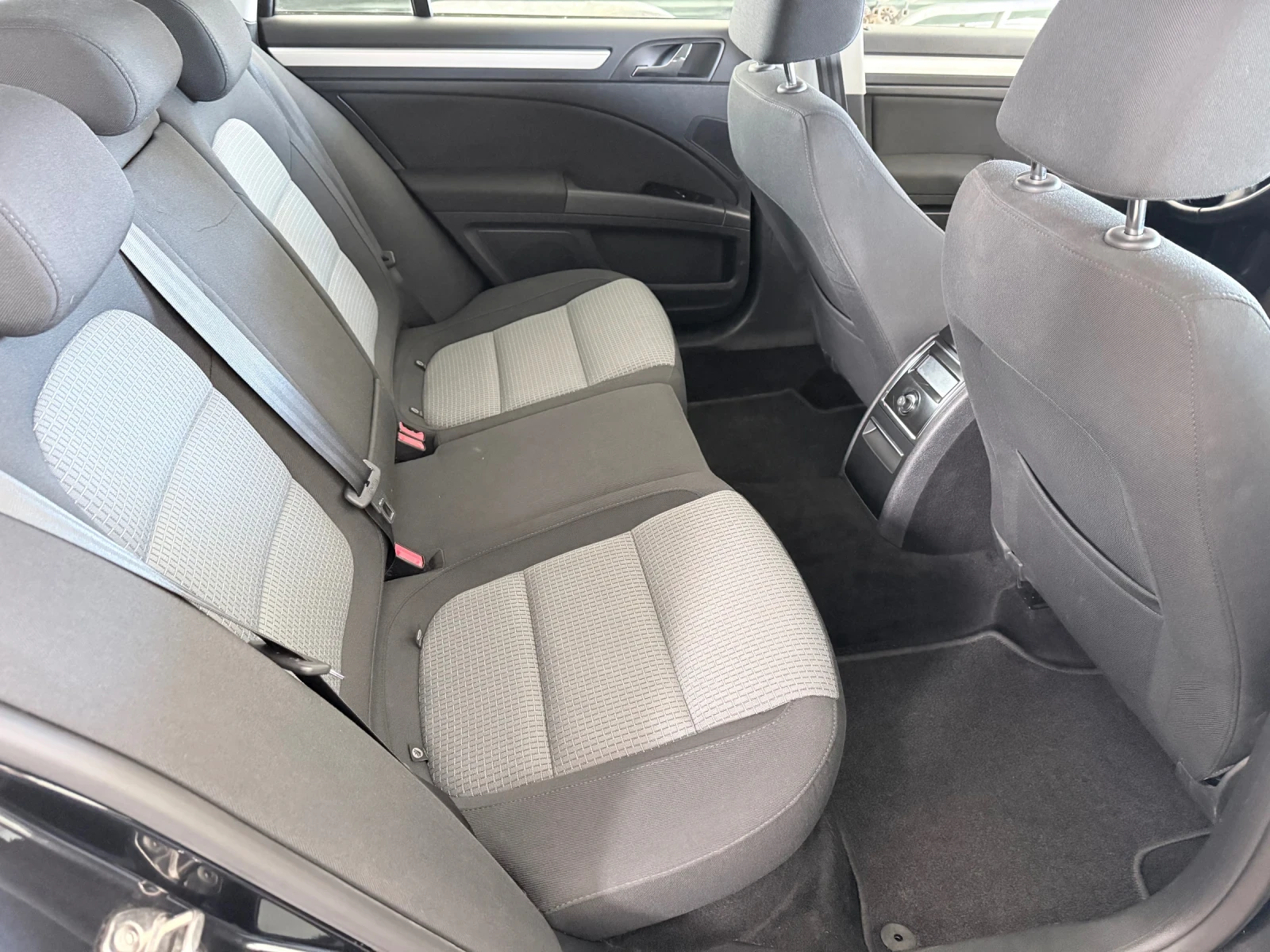 Skoda Superb, снимка 10 - Автомобили и джипове - 54570992
