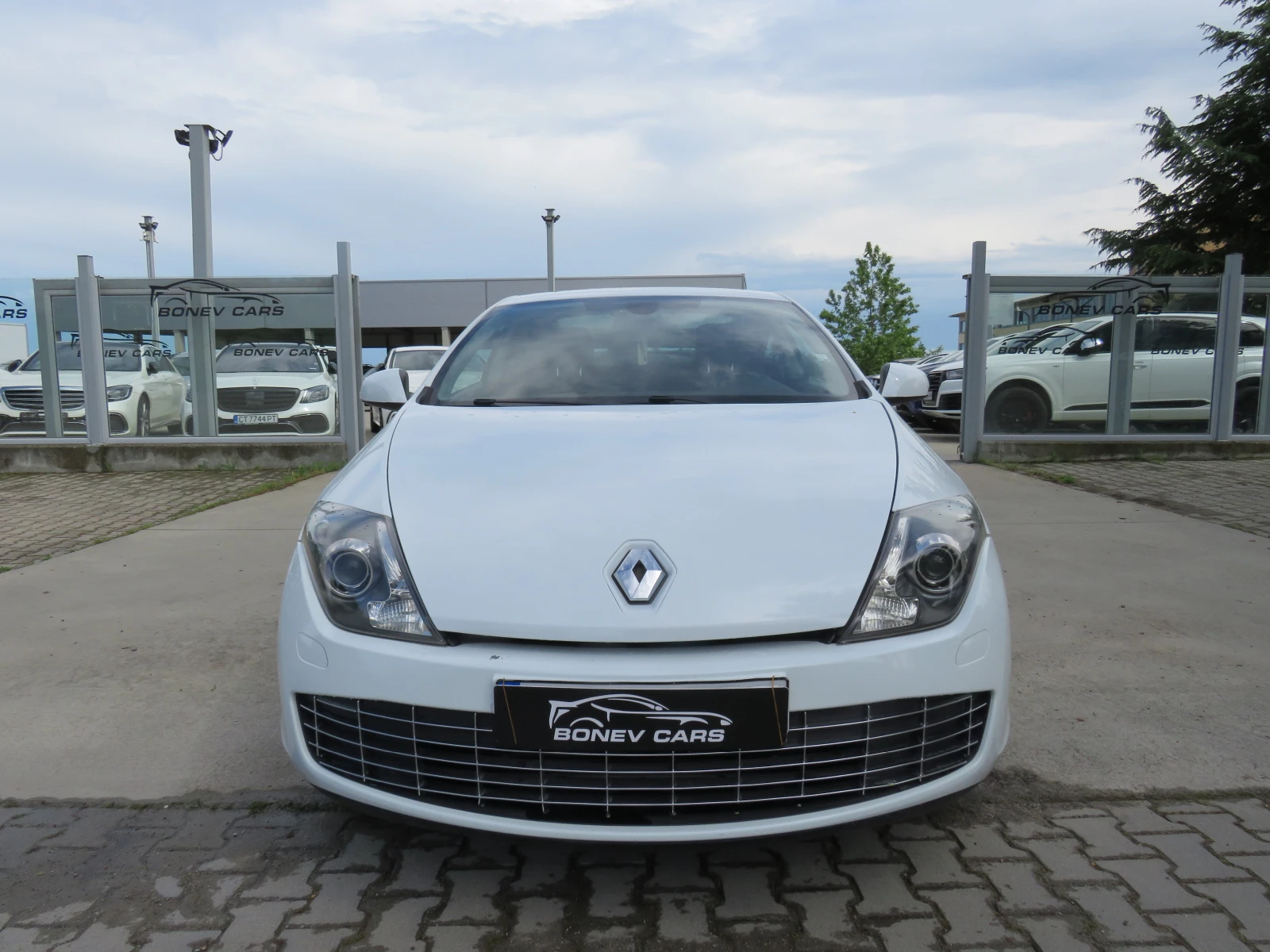 Renault Laguna COUPE 2.0D РЕГИСТРИРАН KEYLESS NAVIBONEV CARS дост, снимка 2 - Автомобили и джипове - 54836164