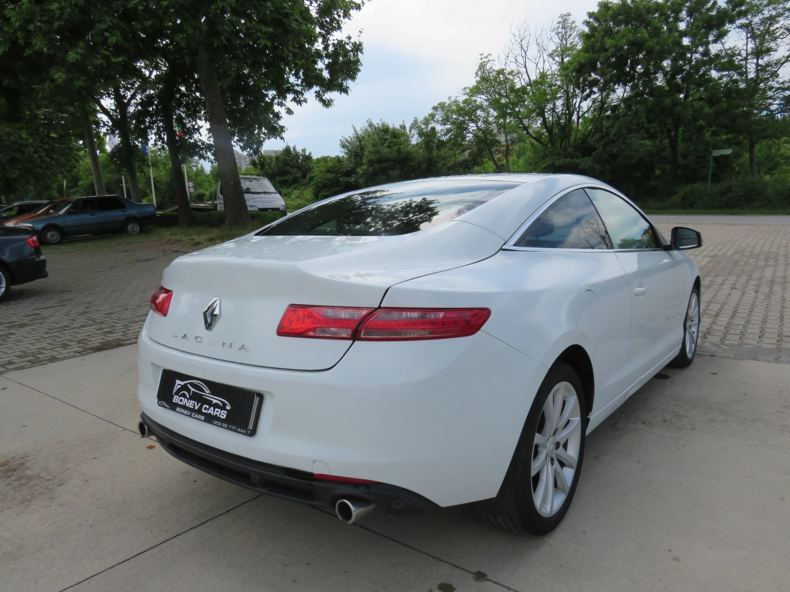 Renault Laguna COUPE 2.0D РЕГИСТРИРАН KEYLESS NAVIBONEV CARS дост, снимка 5 - Автомобили и джипове - 54836164