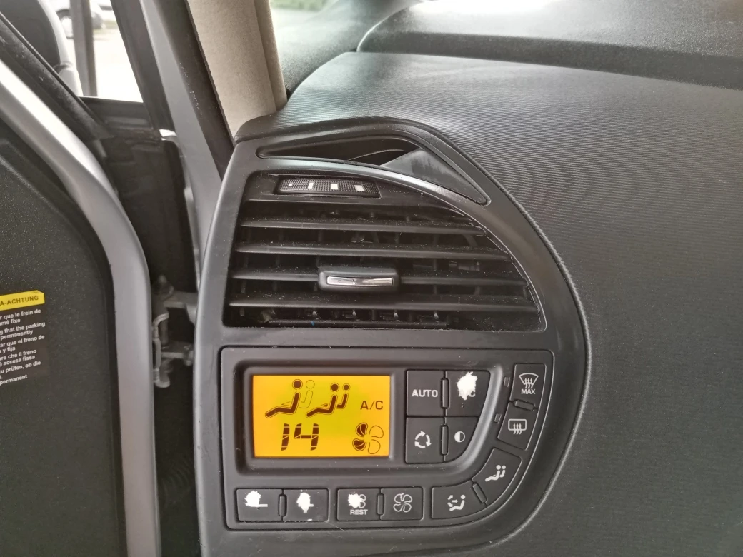 Citroen C4 Picasso 1.6 газ бензин Exclusive , снимка 17 - Автомобили и джипове - 54876676