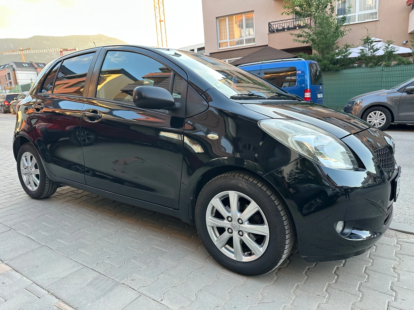 Toyota Yaris 1.3 Автоматик, снимка 9 - Автомобили и джипове - 54962880