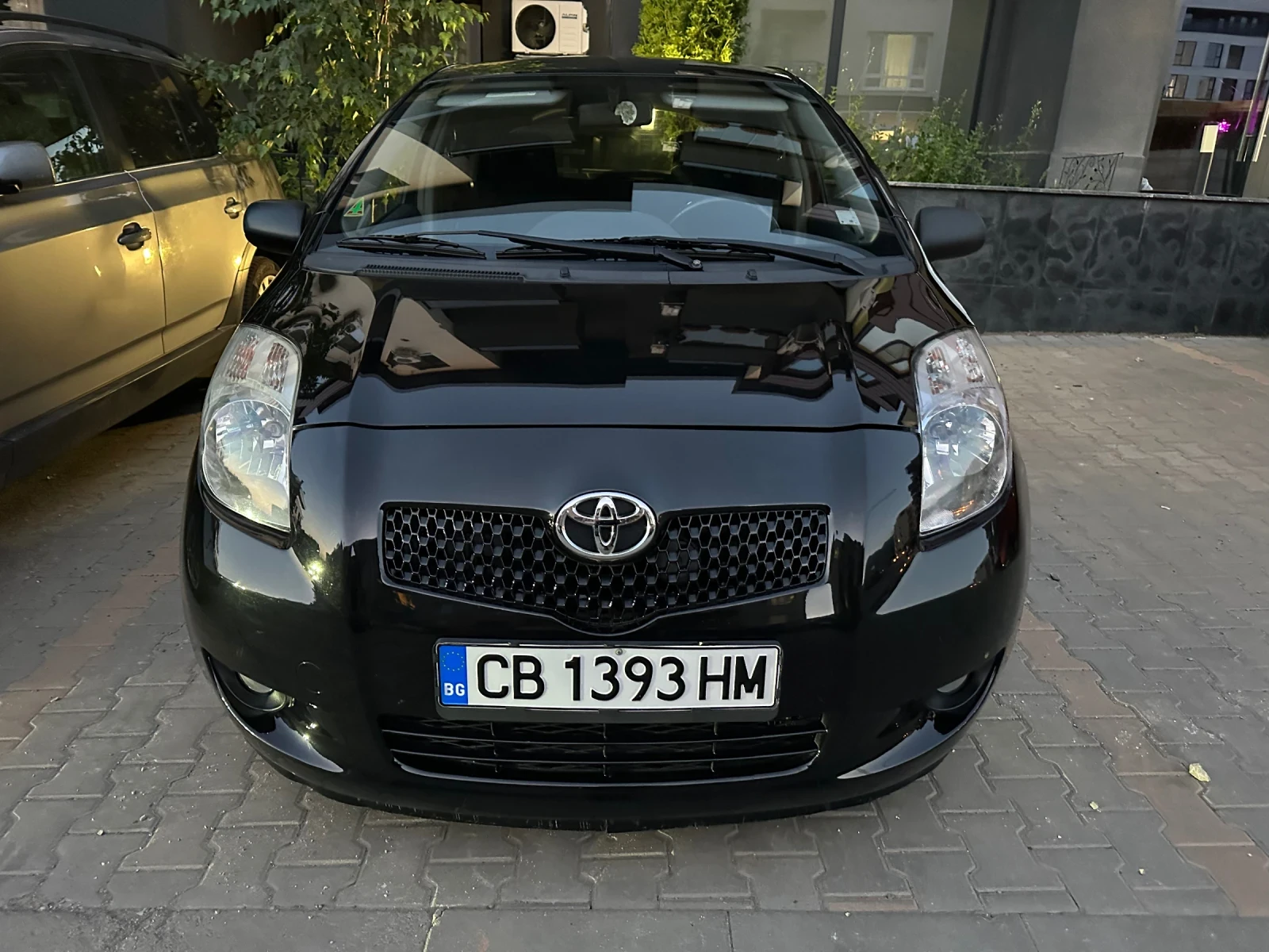 Toyota Yaris 1.3 Автоматик, снимка 16 - Автомобили и джипове - 54962880