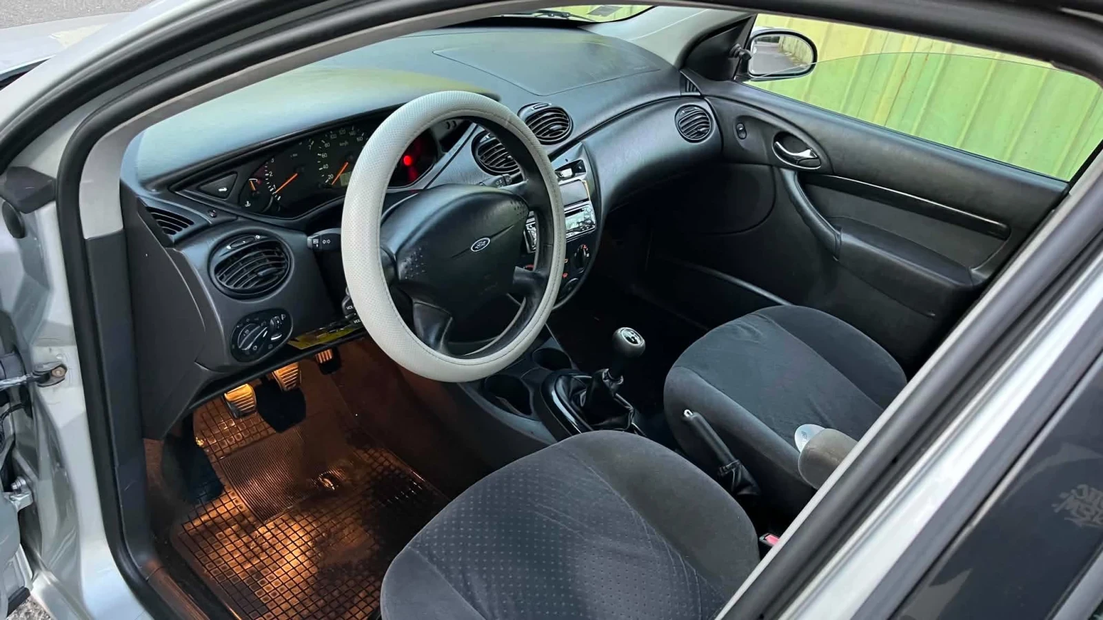 Ford Focus 1.6 16V, снимка 7 - Автомобили и джипове - 56112730