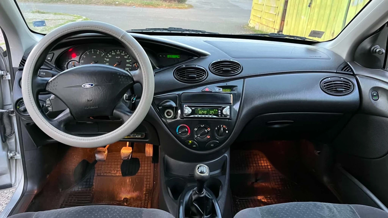 Ford Focus 1.6 16V, снимка 6 - Автомобили и джипове - 56112730