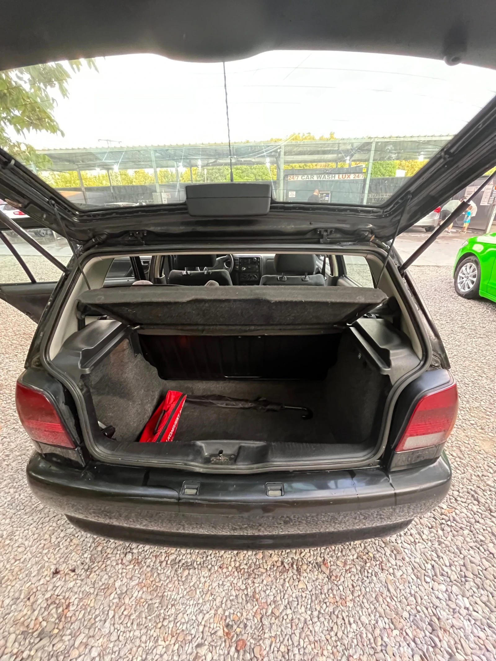 VW Polo 1.4 60кс климатик, снимка 8 - Автомобили и джипове - 56224360