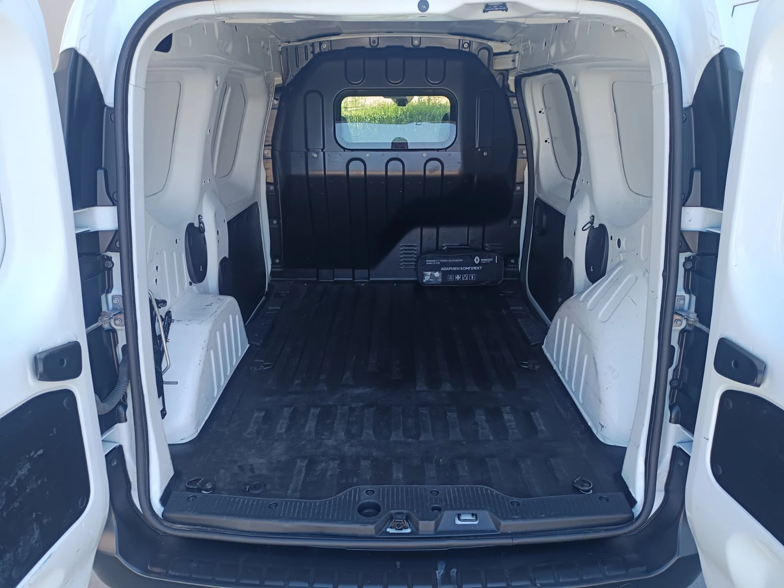 Renault Express 1.5dCi/ 75к.с., снимка 16 - Автомобили и джипове - 56358667