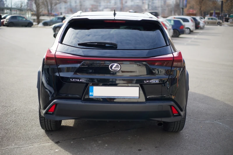 Lexus UX 250h, снимка 6 - Автомобили и джипове - 49271073