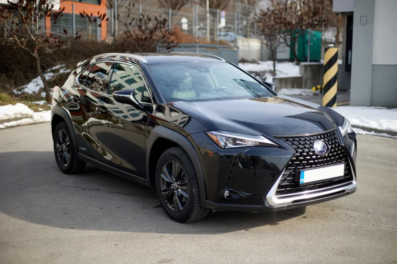 Lexus UX 250h, снимка 1 - Автомобили и джипове - 49271073