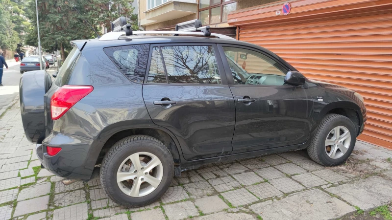 Toyota Rav4, снимка 2 - Автомобили и джипове - 49493566