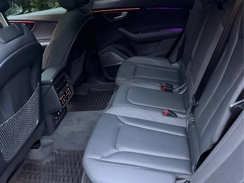 Audi Q8 * Technik * ДИСТРОНИК * 360 * ОБДУХВАНЕ, снимка 12 - Автомобили и джипове - 55887399