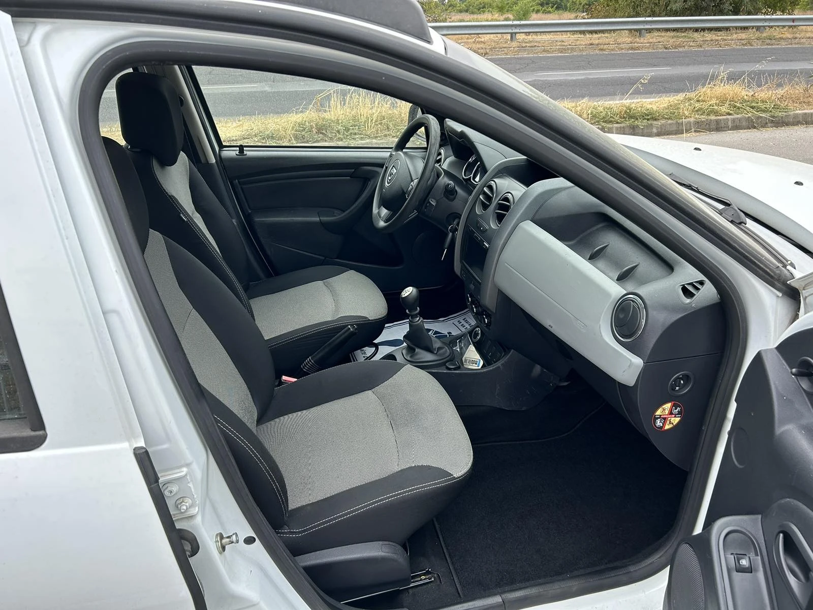 Dacia Duster 1.6 4x4 | Mobile.bg   14