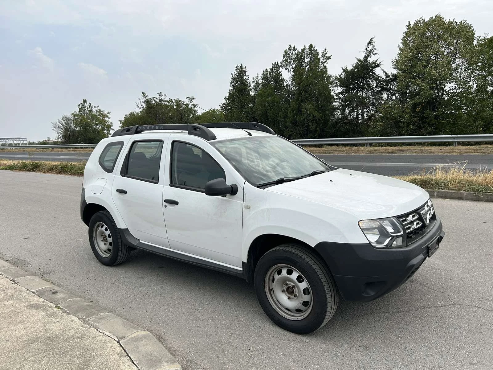 Dacia Duster 1.6 4x4 - изображение 9