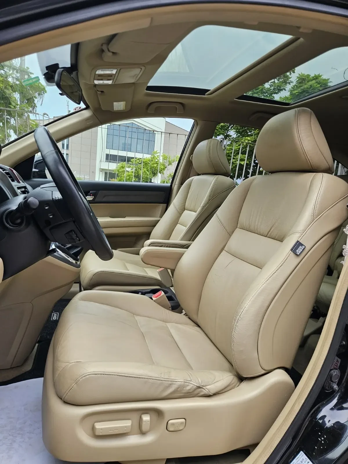 Honda Cr-v 2.0i-VTEC 4x4 Distronic EXECUTIVE * Navi * Cam - изображение 10