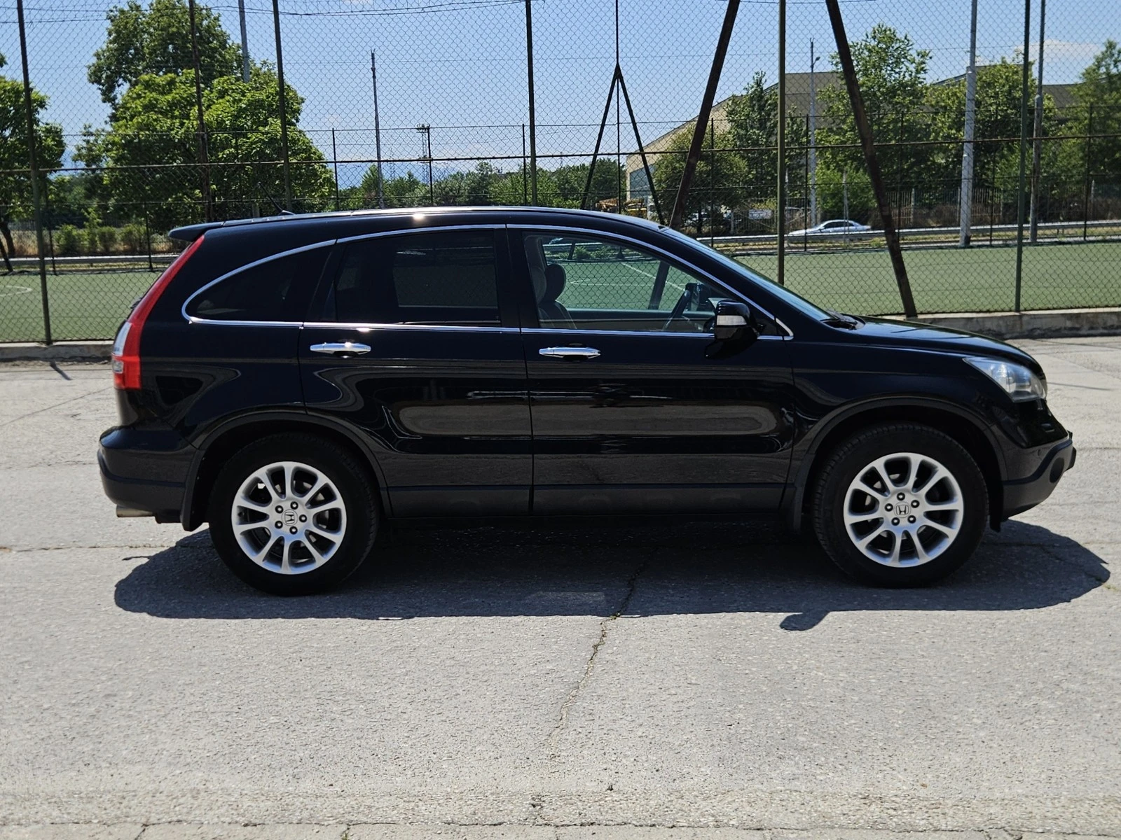 Honda Cr-v 2.0i-VTEC 4x4 Distronic EXECUTIVE * Navi * Cam - изображение 4