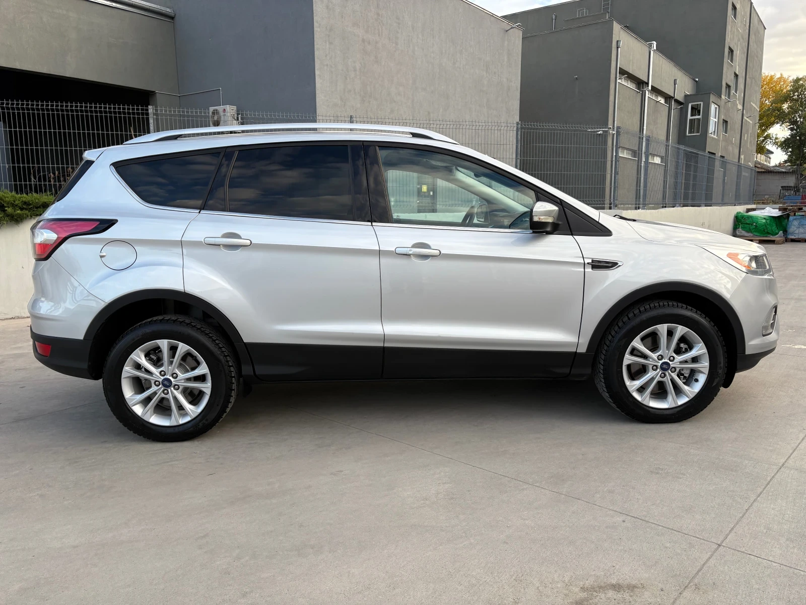 Ford Kuga Titanium 4x2 2.0 diesel 150kc Euro 6 - изображение 9