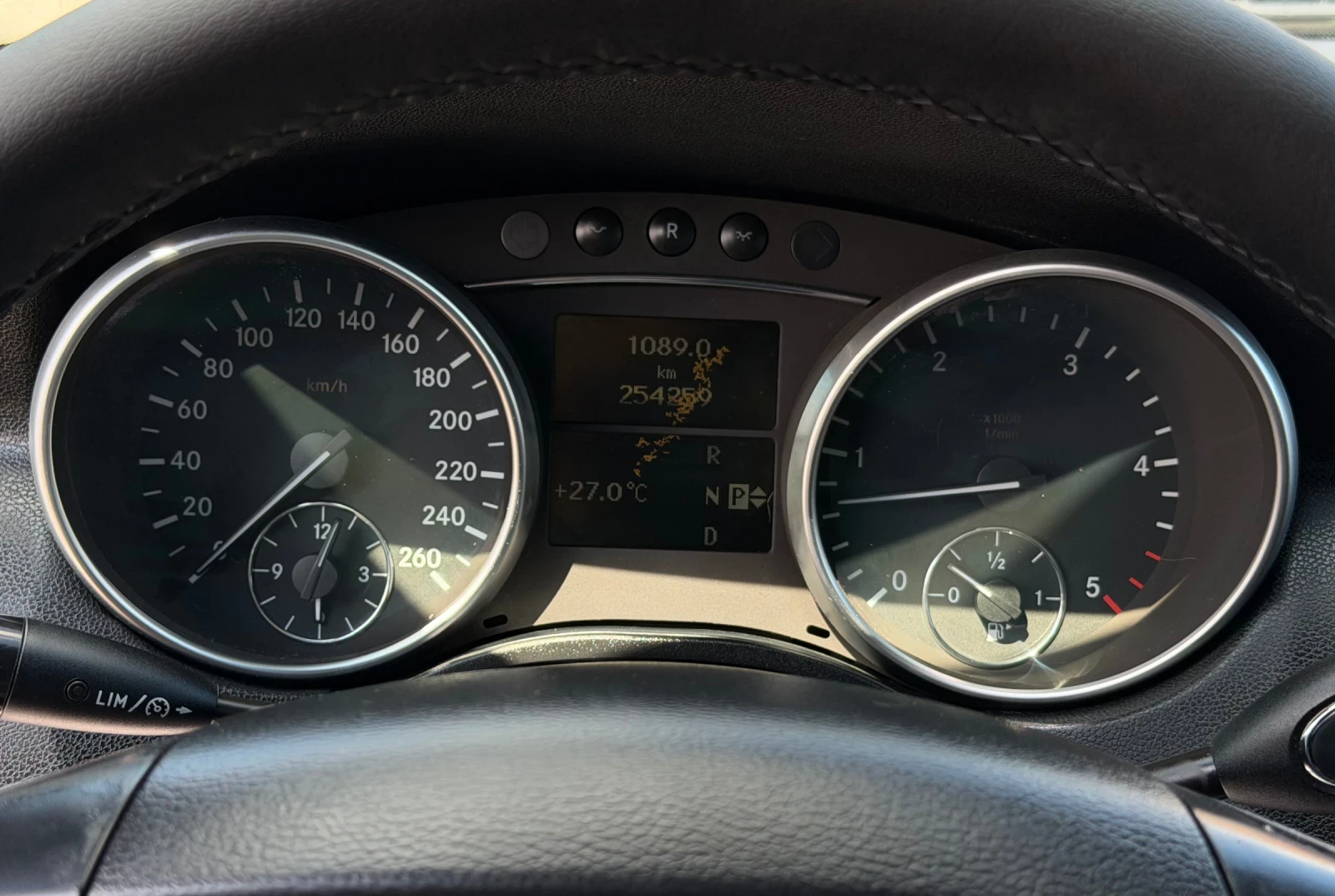 Mercedes-Benz ML 320 CDi * Навигация* * Пружини* , снимка 16 - Автомобили и джипове - 54598637