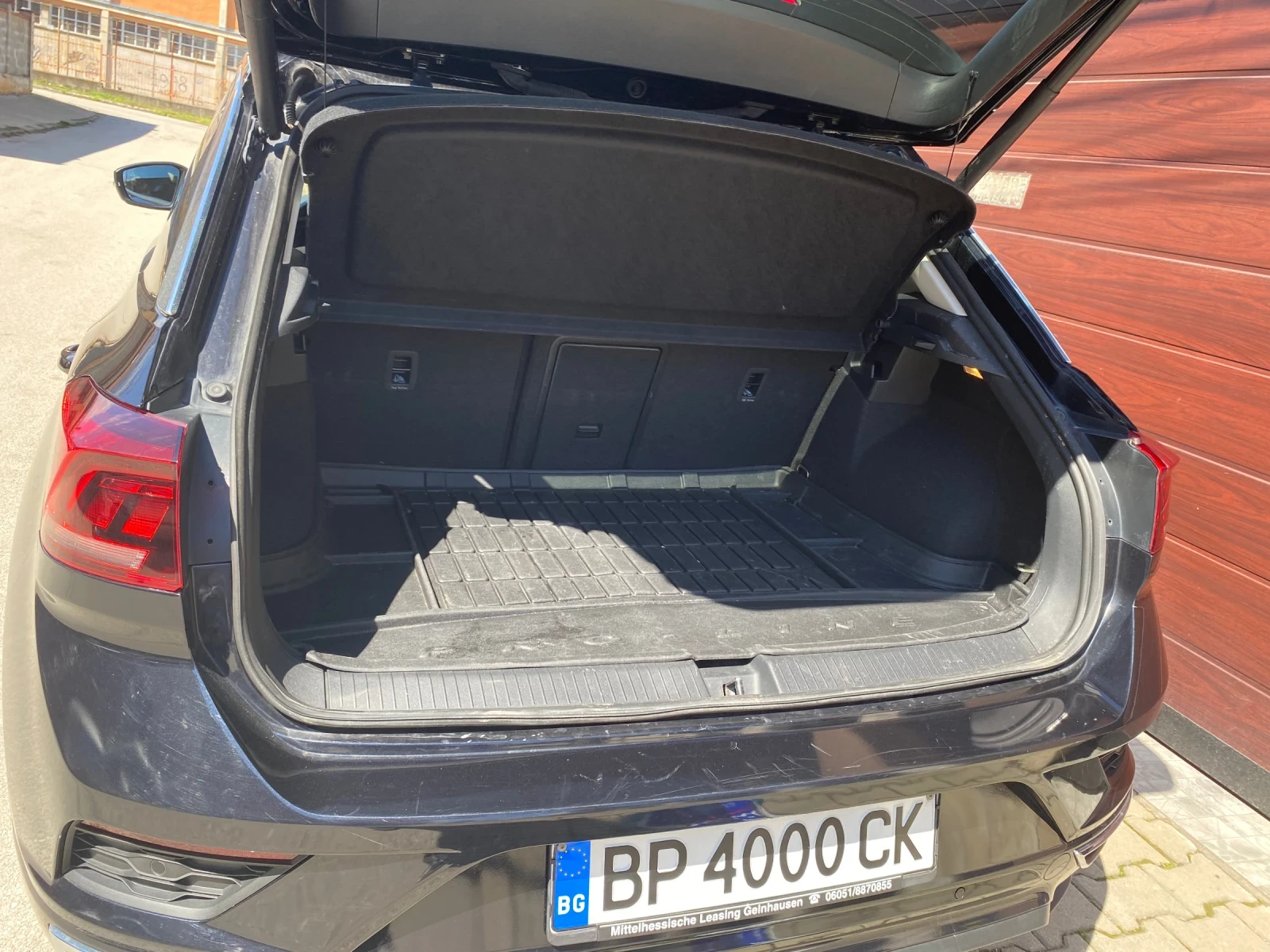 VW T-Roc, снимка 8 - Автомобили и джипове - 54685518