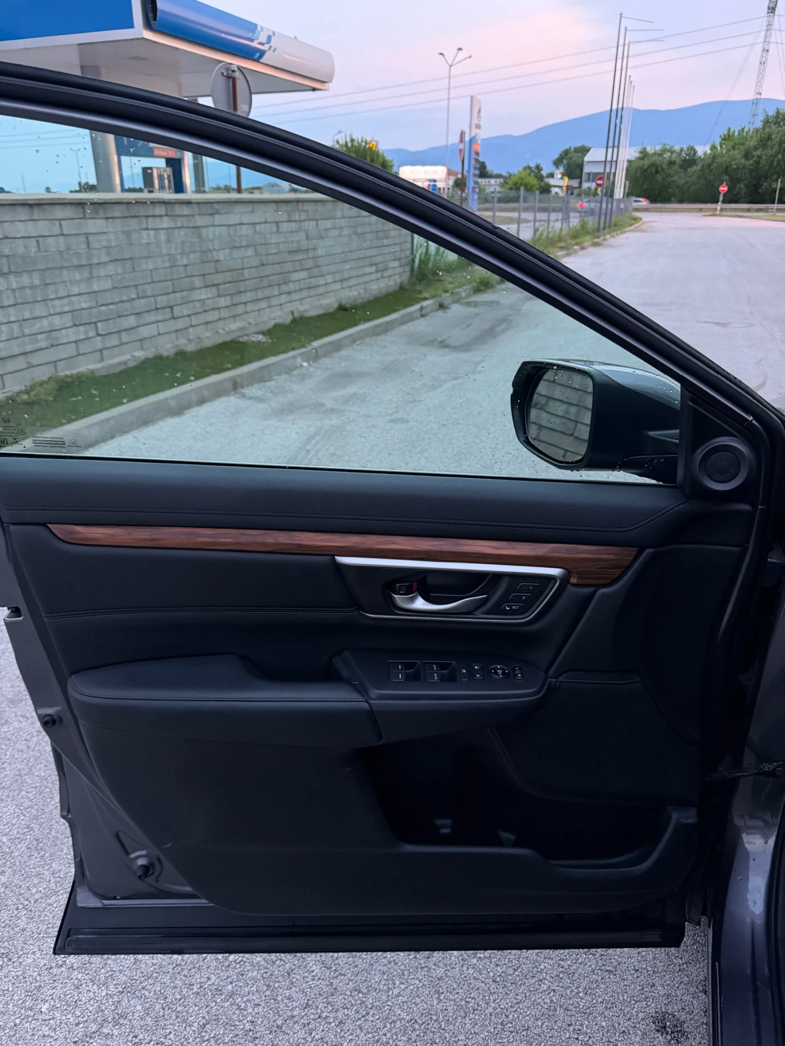 Honda Cr-v 1.5T, снимка 14 - Автомобили и джипове - 54847559