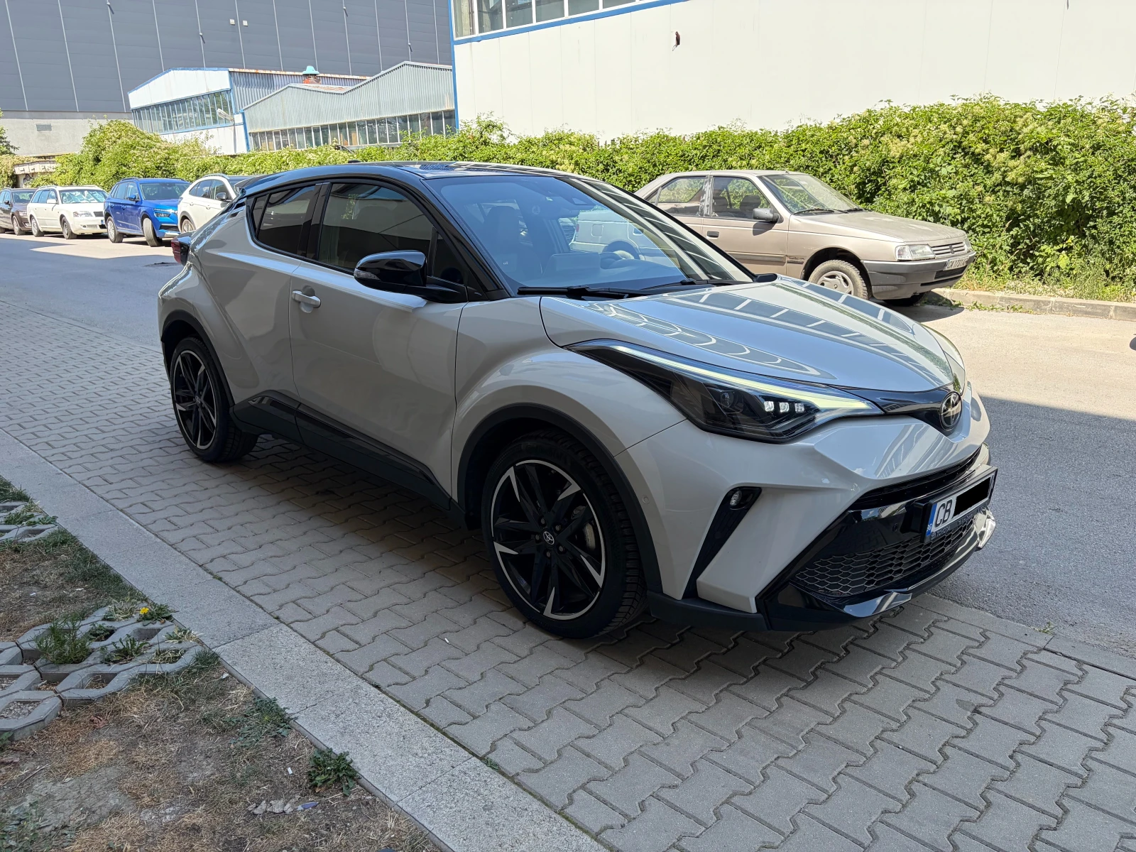 Toyota C-HR 2.0 HSD GR Sport- � �������� | Mobile.bg � ����������� 2
