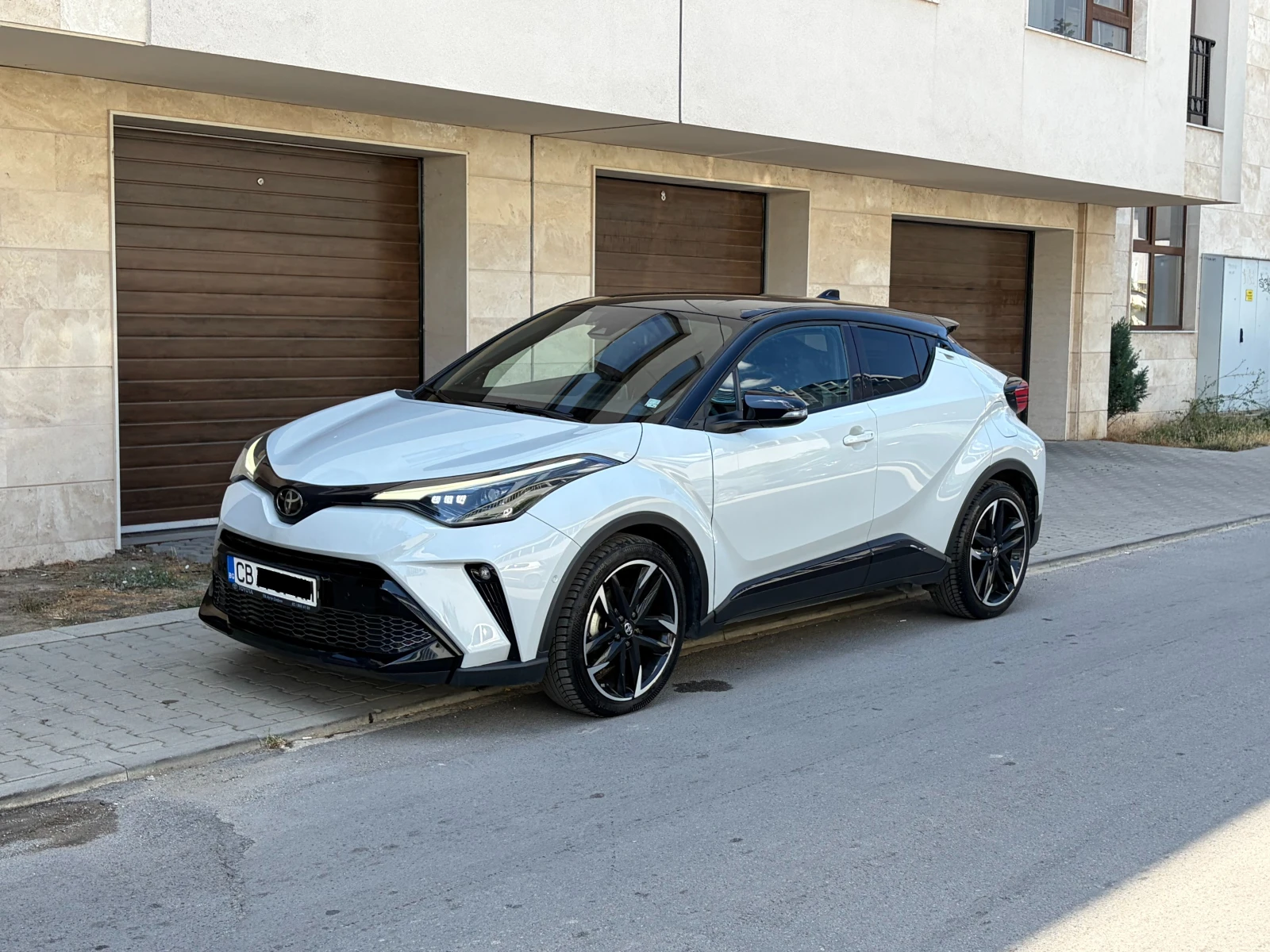 Toyota C-HR 2.0 HSD GR Sport- в Гаранция