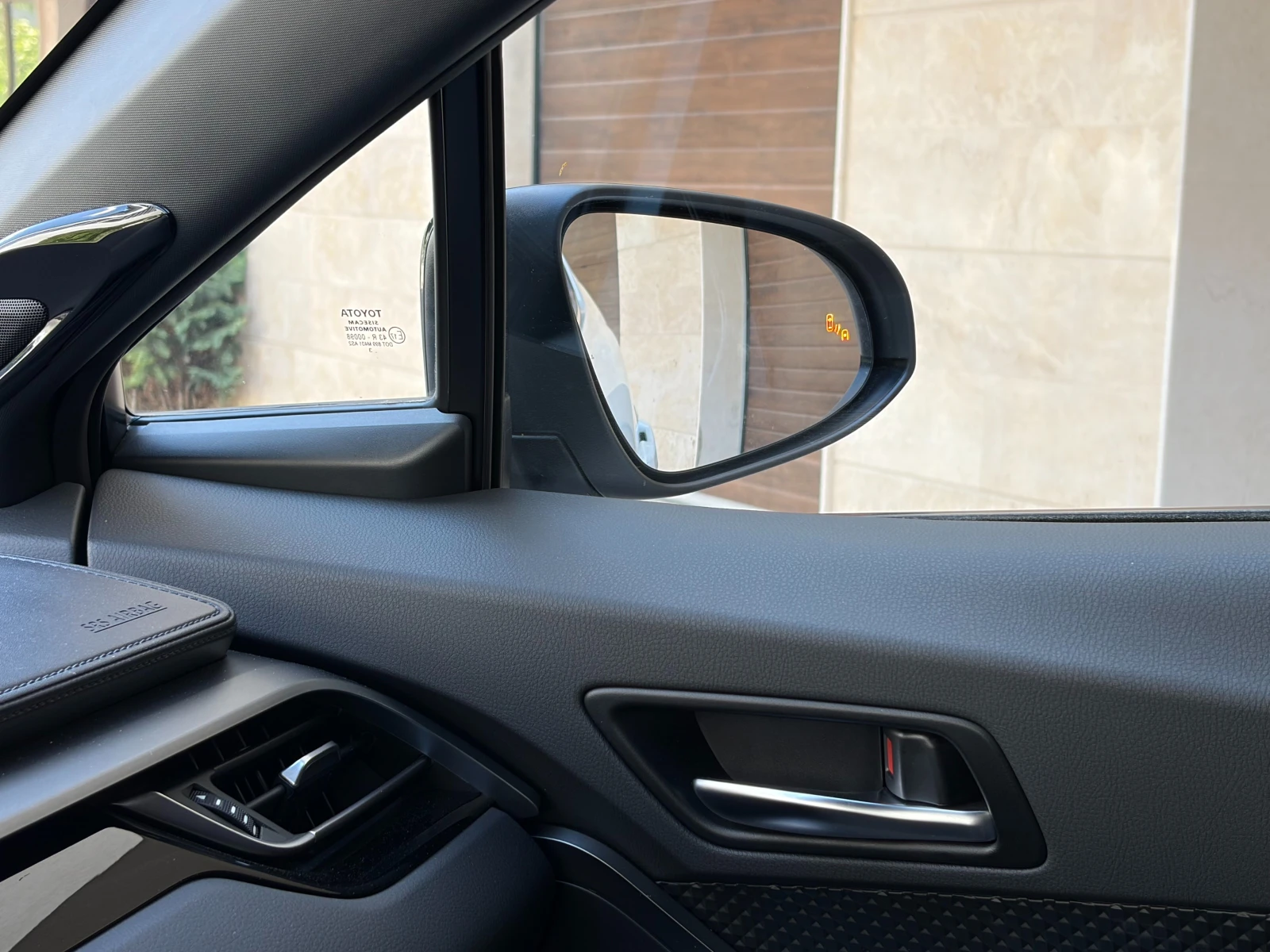 Toyota C-HR 2.0 HSD GR Sport- � �������� | Mobile.bg � ����������� 17