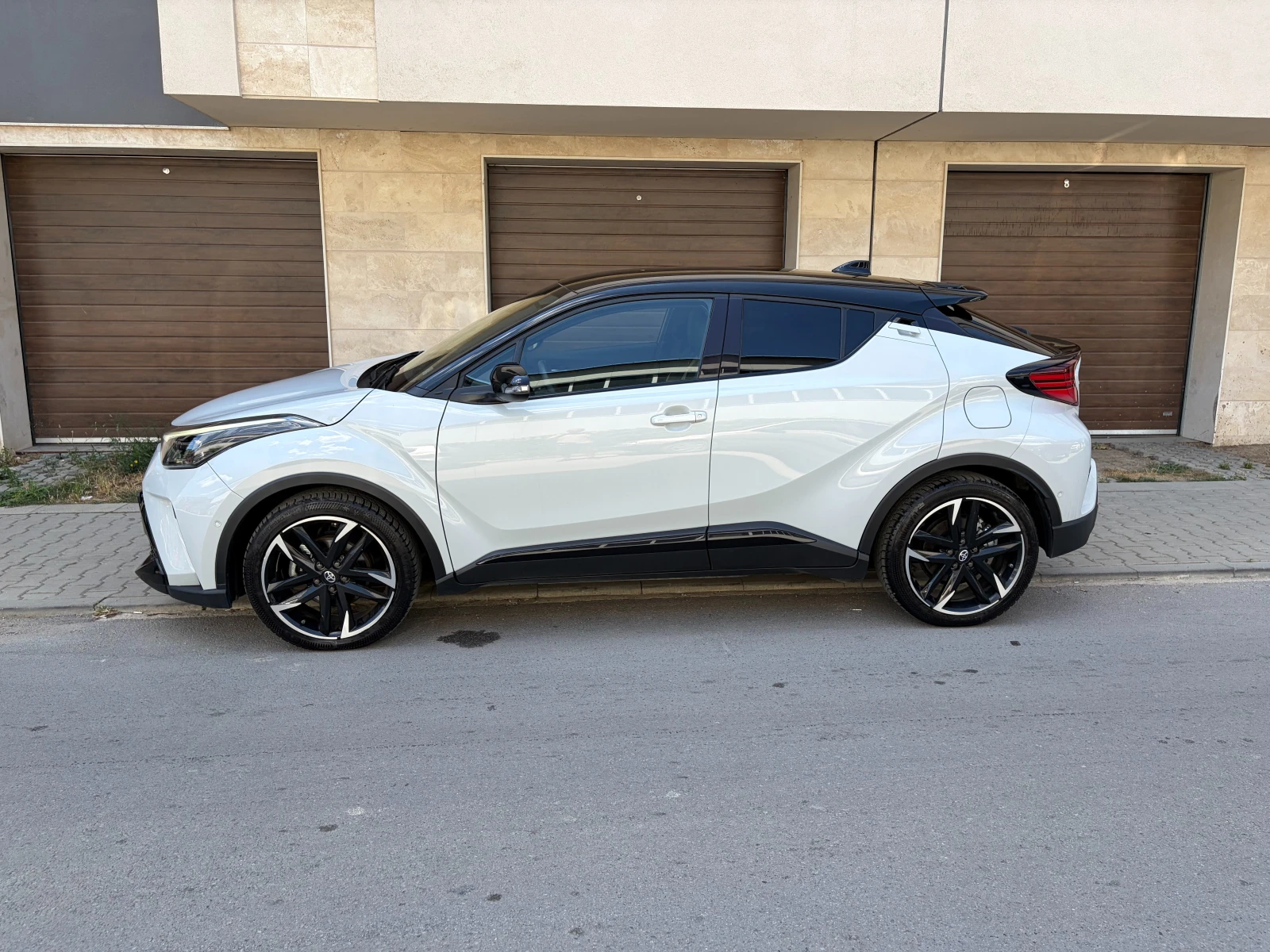 Toyota C-HR 2.0 HSD GR Sport- � �������� | Mobile.bg � ����������� 5