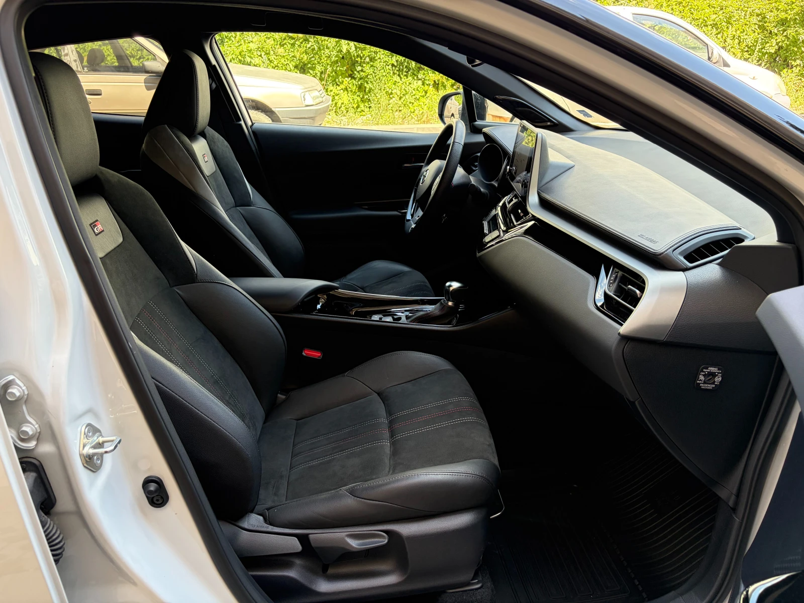 Toyota C-HR 2.0 HSD GR Sport- � �������� | Mobile.bg � ����������� 15