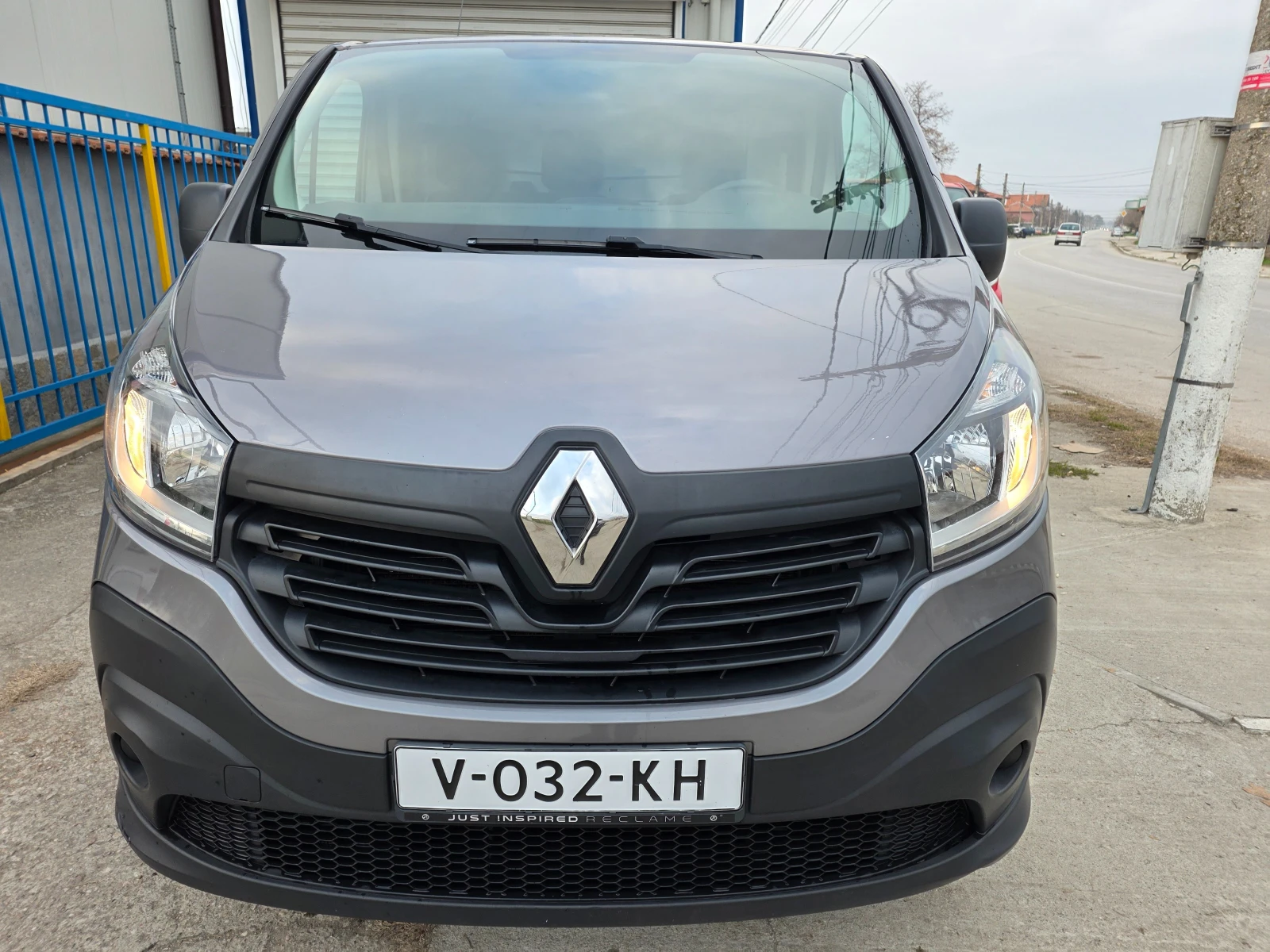 Renault Trafic 1.6dci - изображение 2