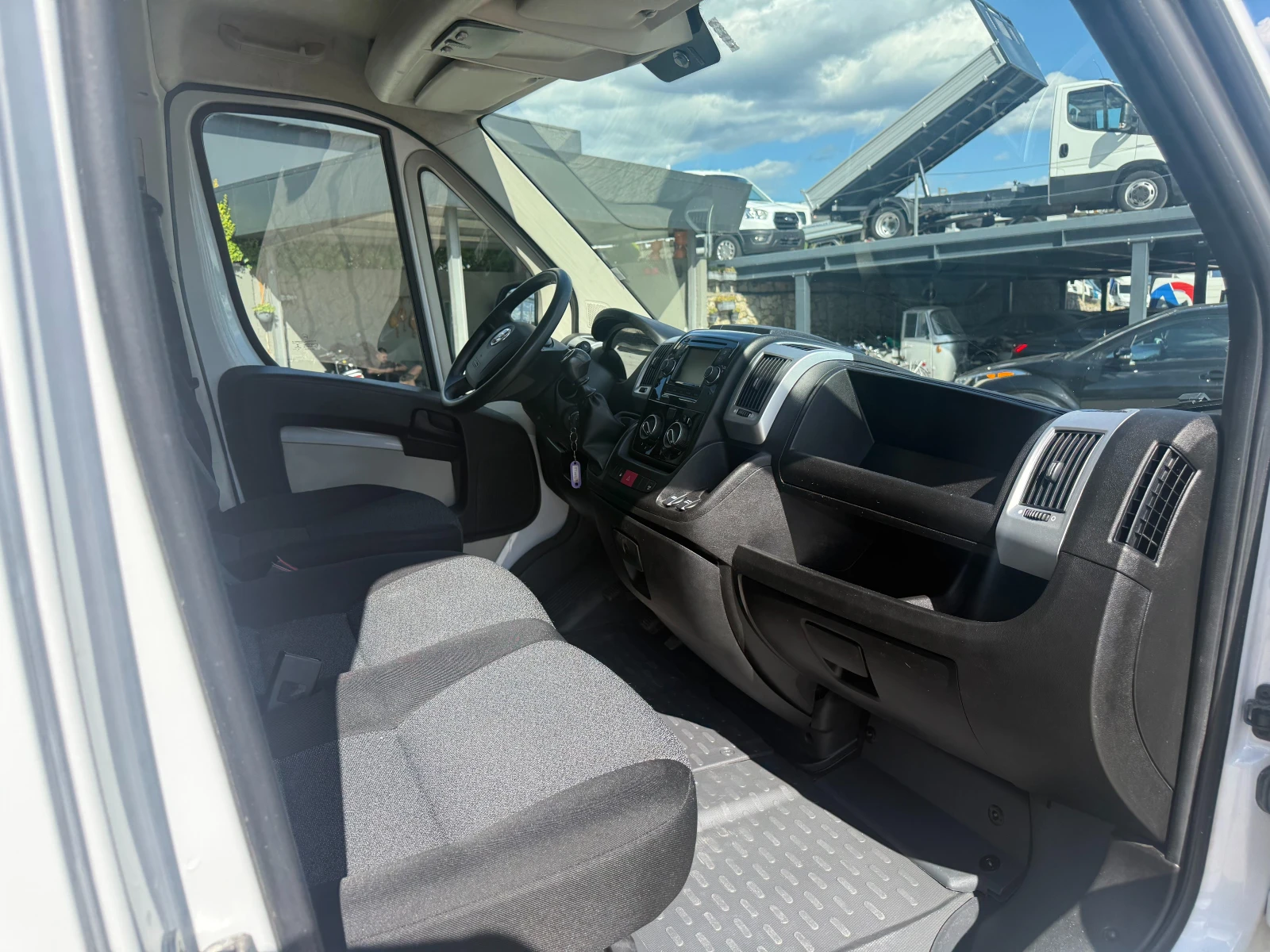 Fiat Ducato 2.3Multijet Хладилен+ Ток L2H1 Клима Euro 6B , снимка 9 - Бусове и автобуси - 55282621