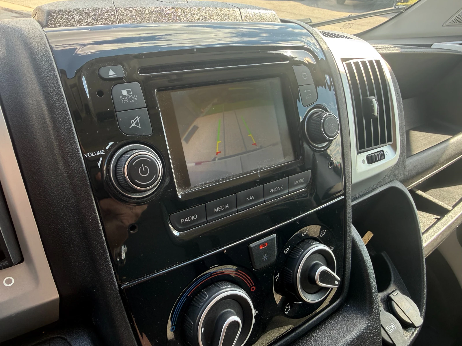 Fiat Ducato 2.3Multijet Хладилен+ Ток L2H1 Клима Euro 6B , снимка 15 - Бусове и автобуси - 55282621