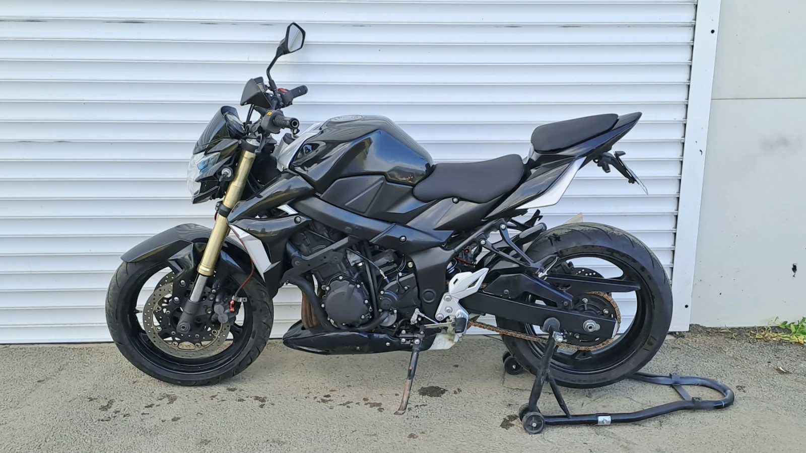 Suzuki Gsr 750 ABS