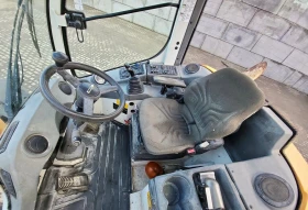 Челен товарач Liebherr L506 C, снимка 5