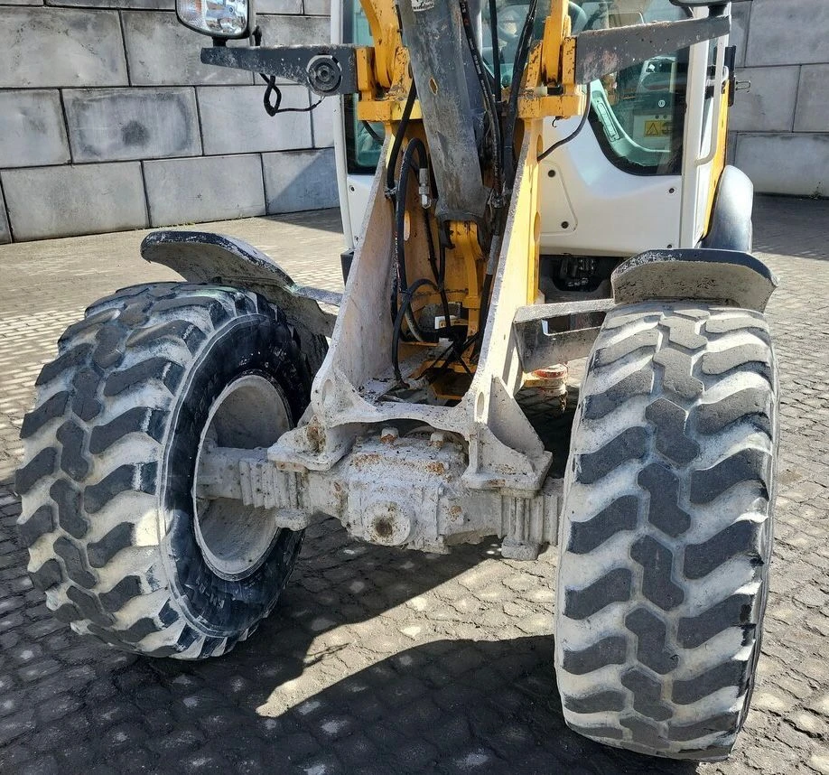 Челен товарач Liebherr L506 C, снимка 4 - Индустриална техника - 54448883