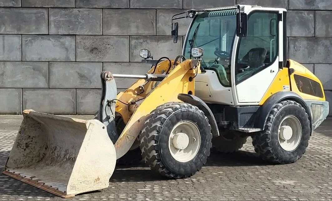 Челен товарач Liebherr L506 C