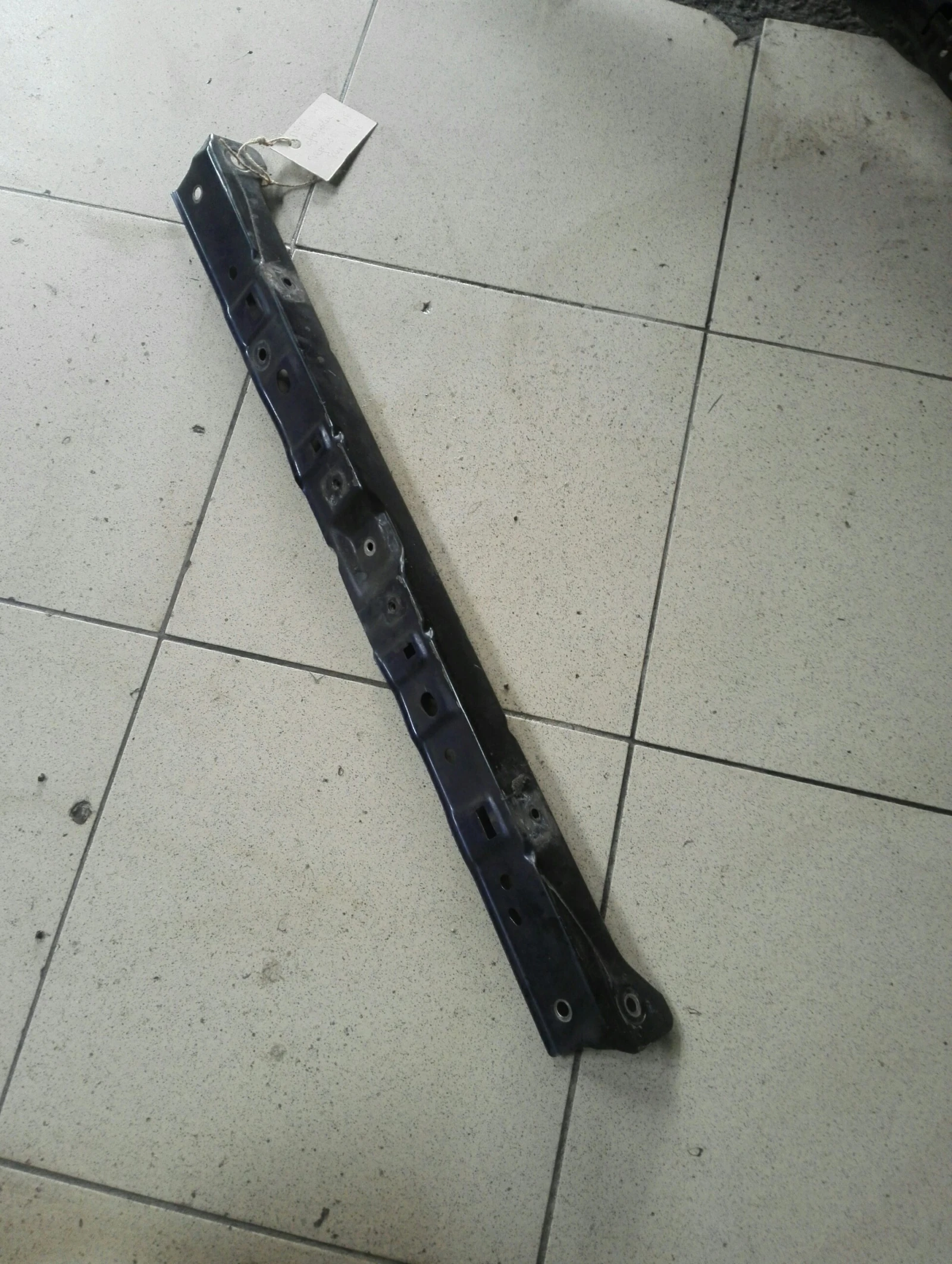 Греда между фарове Дайхатсу Териос