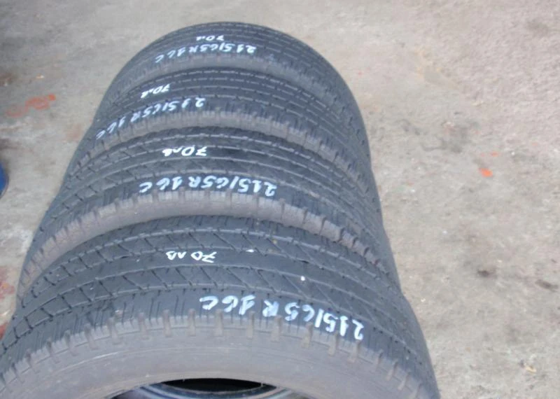 Гуми Летни 215/65R16, снимка 8 - Гуми и джанти - 6066176