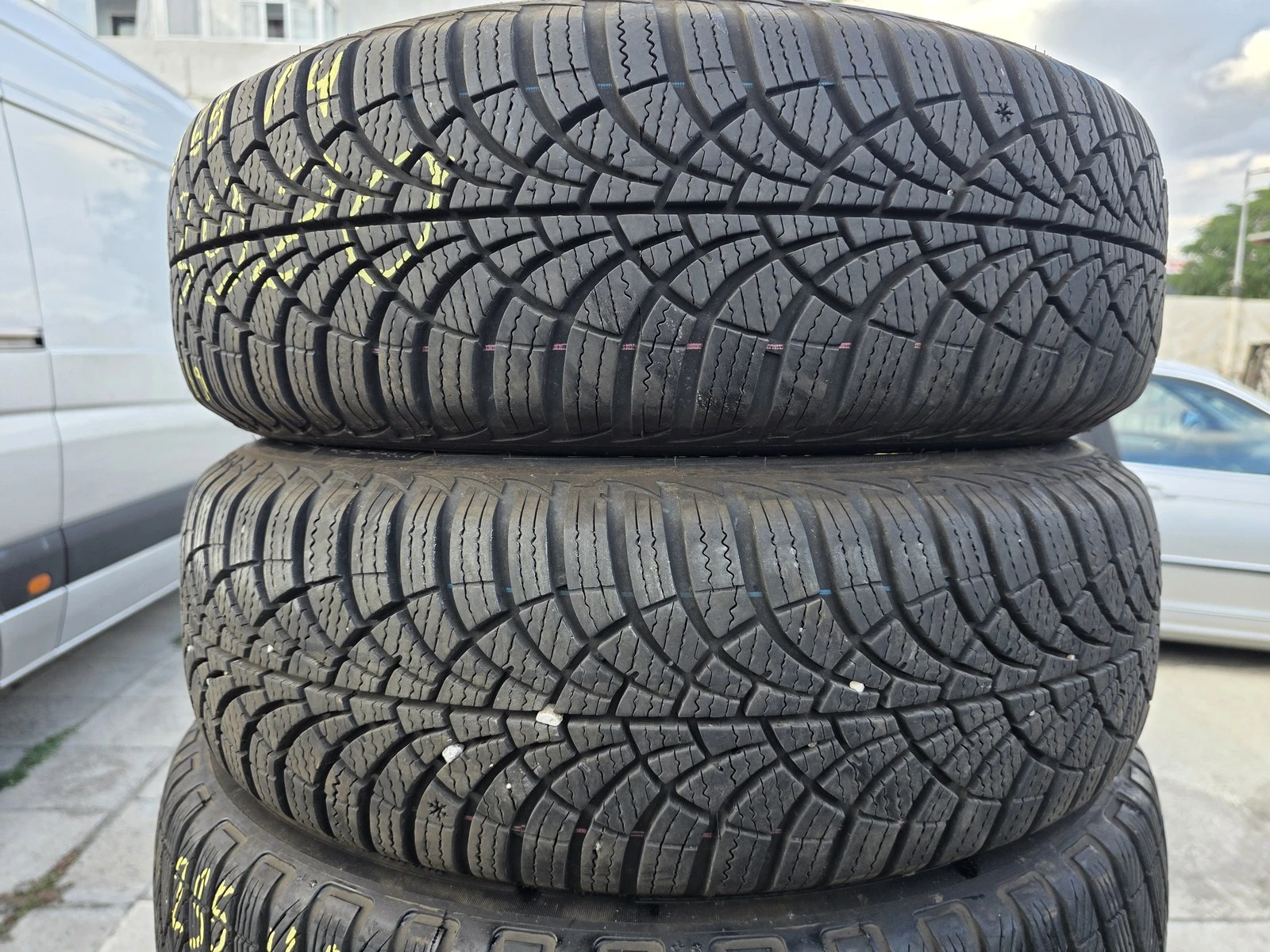 Гуми Зимни 175/65R14, снимка 3 - Гуми и джанти - 56726116