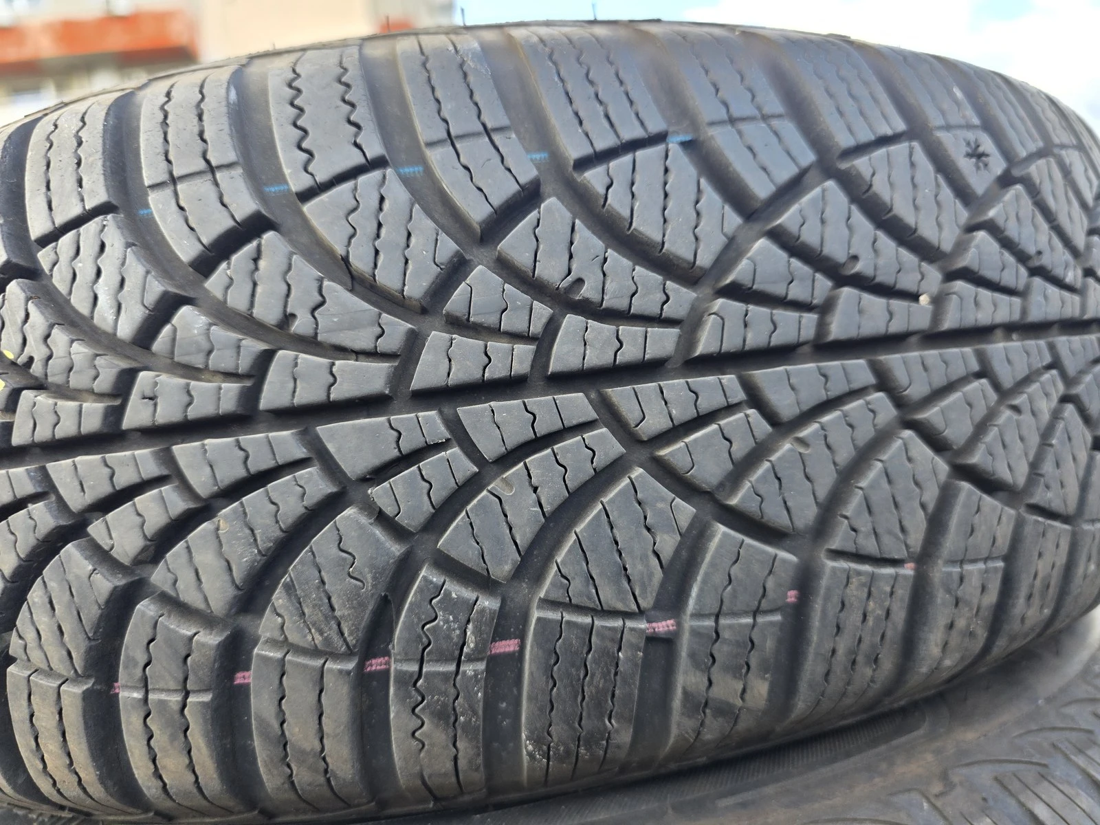 Гуми Зимни 175/65R14, снимка 2 - Гуми и джанти - 56726116