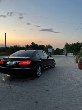 Mercedes-Benz E 220, снимка 10