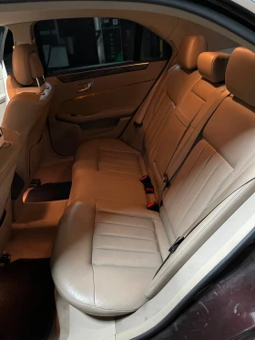 Mercedes-Benz E 220, снимка 13