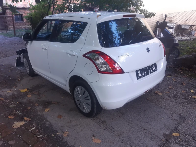 Suzuki Swift 1.2.l Faselift, снимка 4 - Автомобили и джипове - 47497524