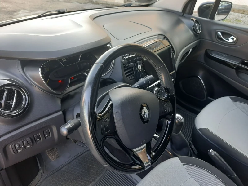 Renault Captur 0.9 газ/бензин, снимка 8 - Автомобили и джипове - 48756381