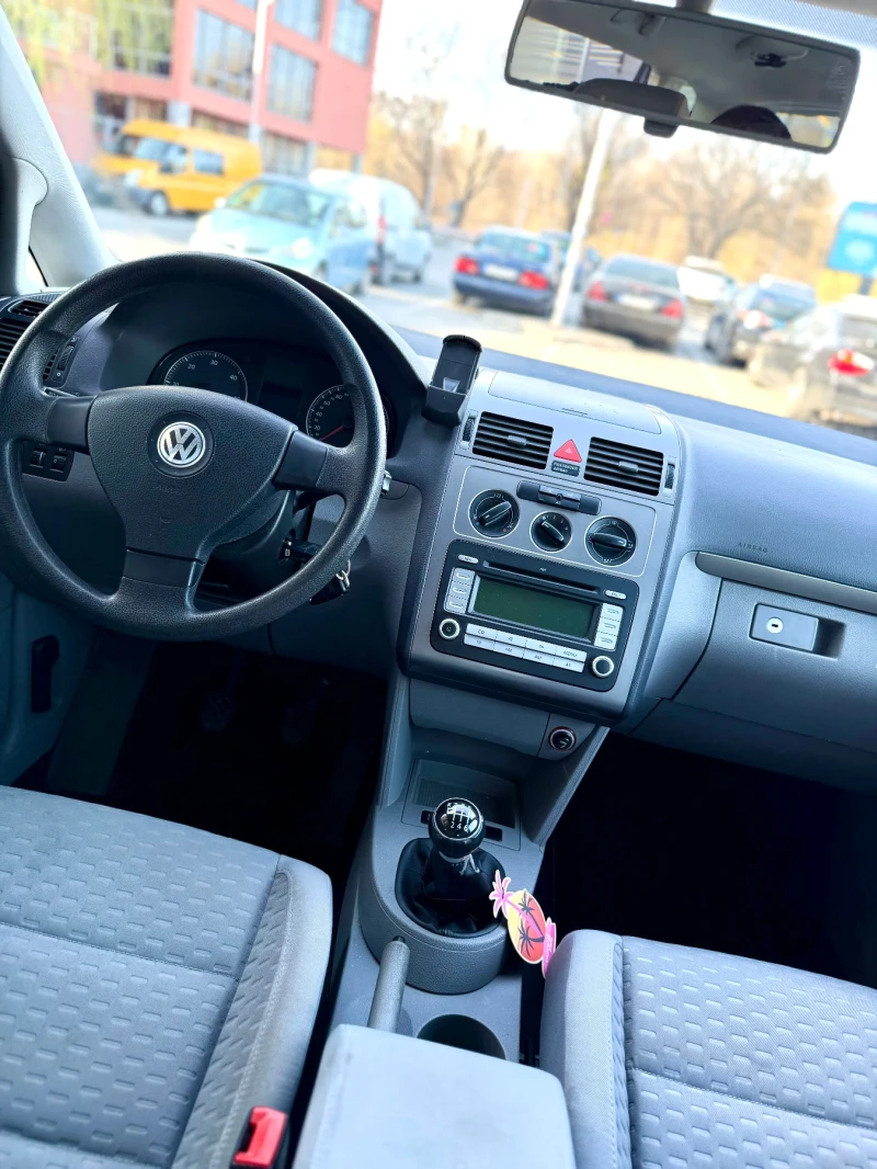 VW Touran, снимка 12 - Автомобили и джипове - 49556698