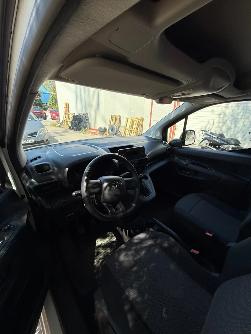 Toyota Proace City, снимка 8 - Автомобили и джипове - 52597955