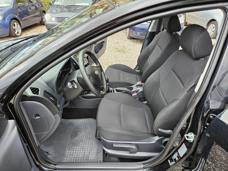 Hyundai I30 1.4 CW Facelifte 105кс, снимка 9 - Автомобили и джипове - 52321342