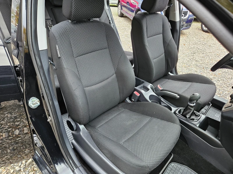 Hyundai I30 1.4 CW Facelifte 105кс, снимка 13 - Автомобили и джипове - 52321342