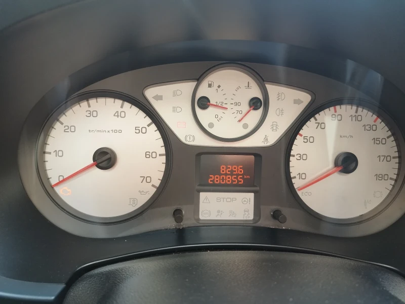 Peugeot Partner 1.6, снимка 9 - Автомобили и джипове - 52845924