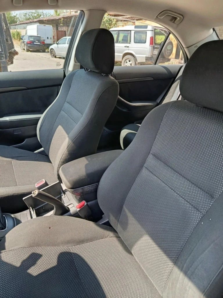 Toyota Avensis 1.6  - изображение 9