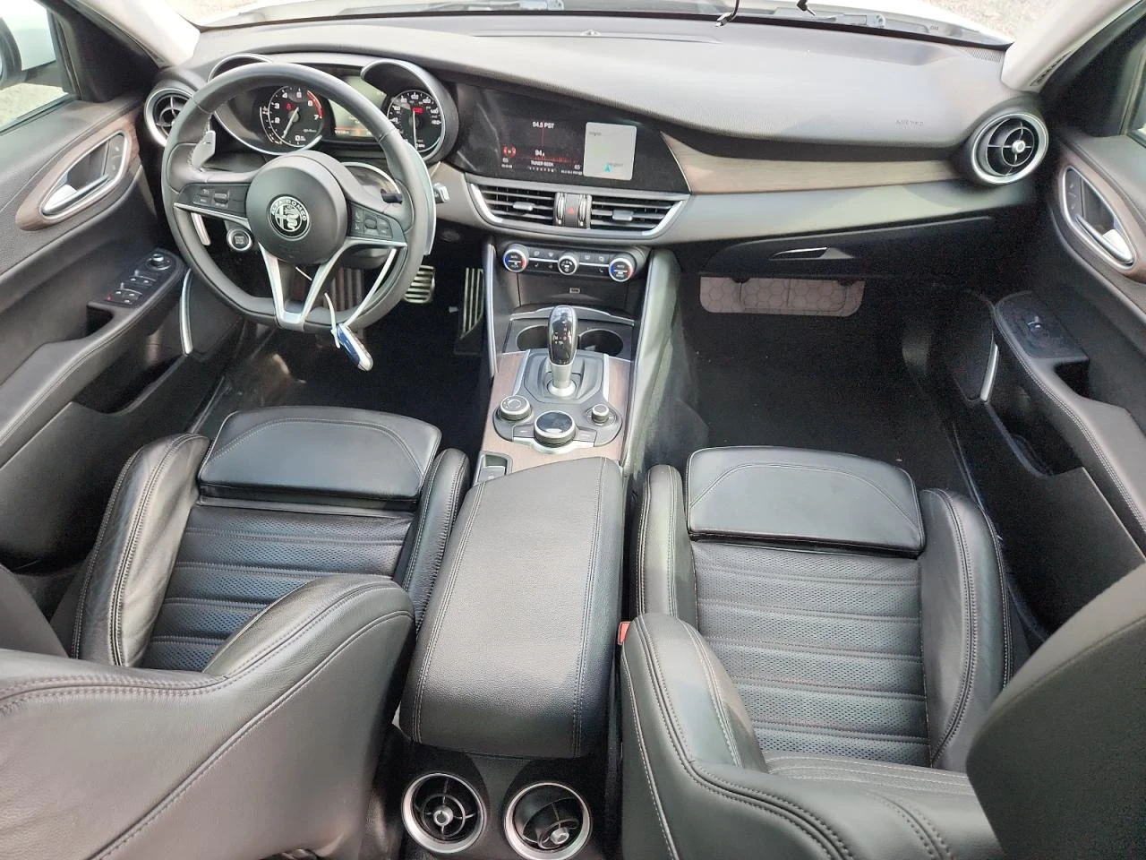 Alfa Romeo Giulia  - изображение 9